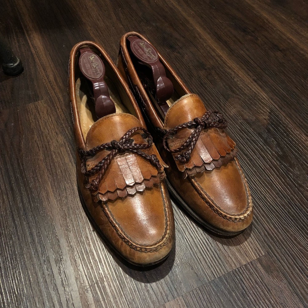 Allen Edmonds Narrow (9.5B) Penny Loafers